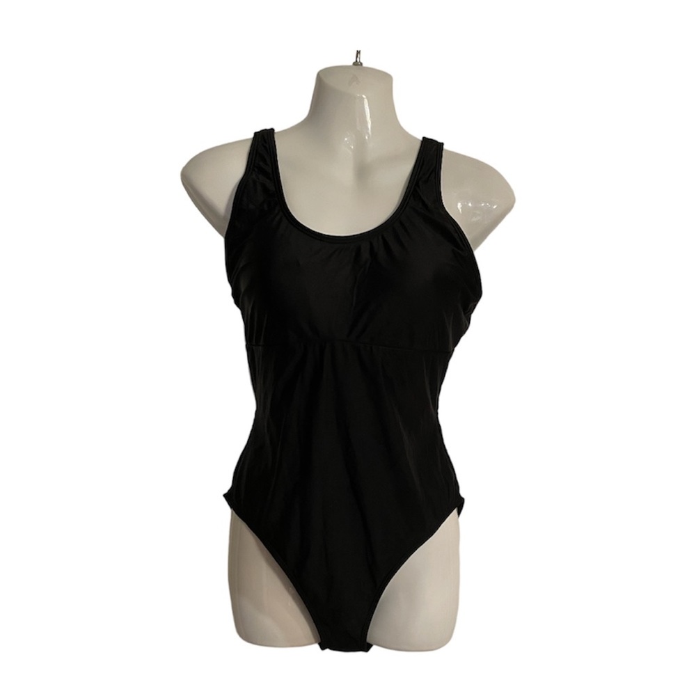 Brand new without tag Lolë Women’s one piece swimsuit